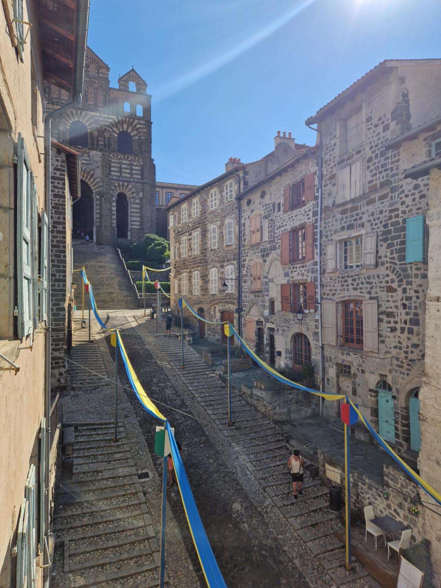 Gite Des Tables - Cathedrale, Coeur Historique, Vue Le Puy-en-Velay Exterior photo